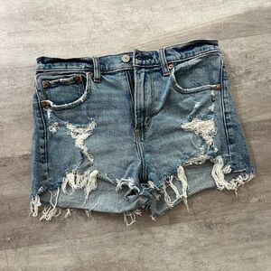 Abercrombie & Fitch “the mom short” mid rise
